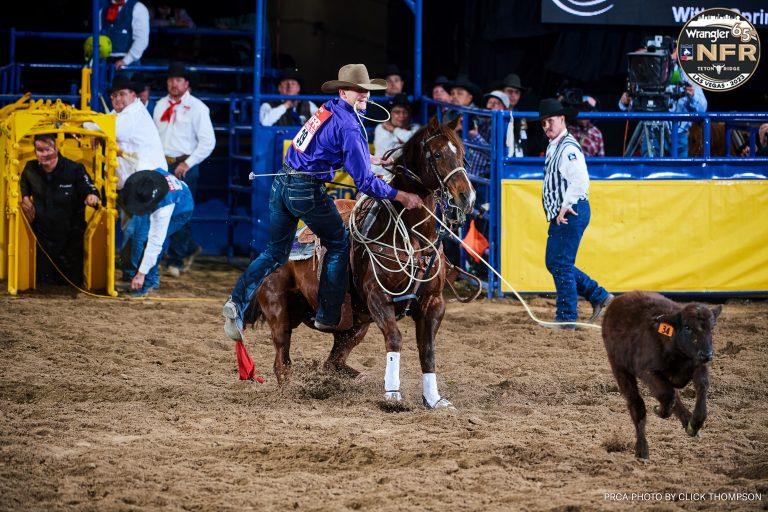 Brushton Minton NFR 2023 Round 5 Calf Roping